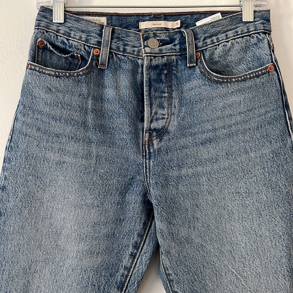 Levi’s Wedgie Women’s Jeans Size 25 Cropped
